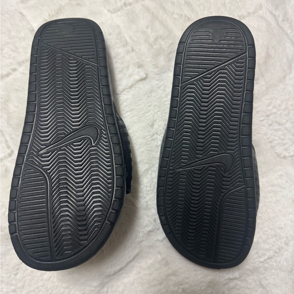 Nike Black Slides with Sparkling Logo - Picture 2 of 2